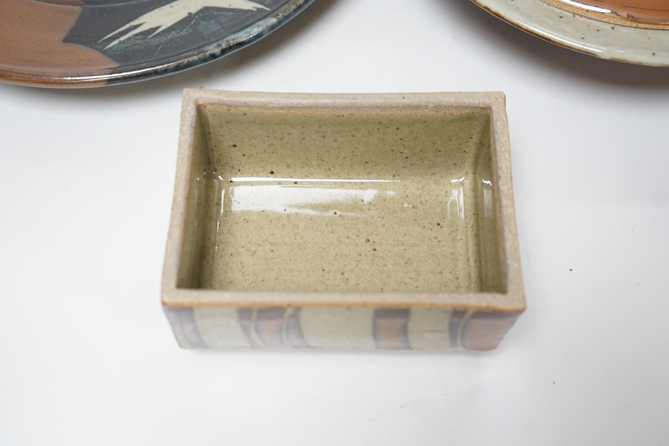 David Frith, Brookhouse studio pottery: a plate, covered bowl and a butter dish and cover, largest 28cm diameter